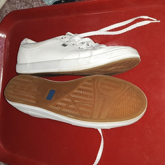 Ladies Keds White Leather Sneakers size 8.5 - Picture 2 of 6